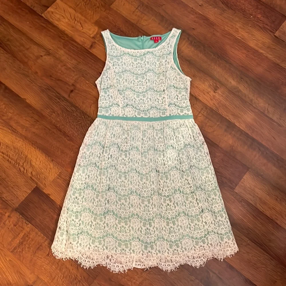 Dress with lace overlay - Picture 1 of 6